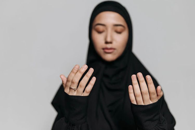 Cara Mengatasi Rasa Kesepian dengan Pendekatan Islami